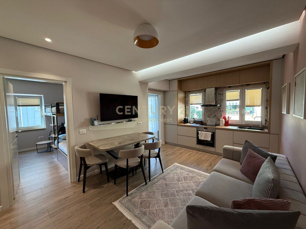 Jepet me Qira Apartament 2+1 ne Bllok !!!!!!!