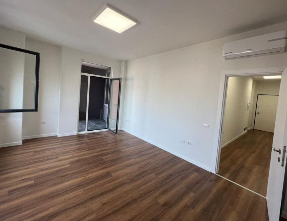 📌 Jepet Ambient Zyre me Qira – Përballë Toptani Center