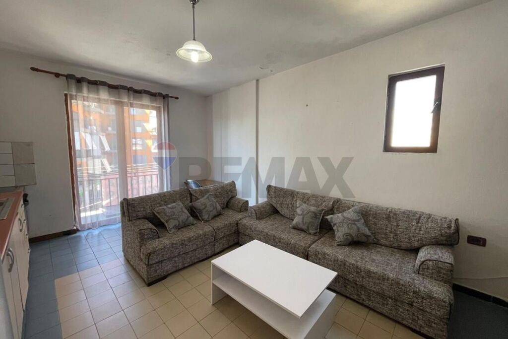 Apartament 1+1 me Qira tek Varri Bamit