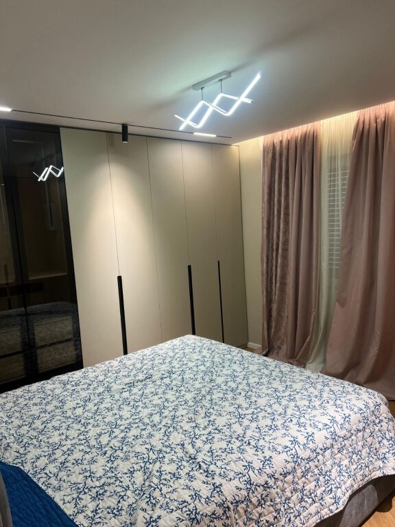 ✨JEPET APARTAMENT 1+1 LUKSOZ ME QERA ✨ 
 📍 Vendndodhja: Rezidenca "Kodra e Diellit 1", Tiranë