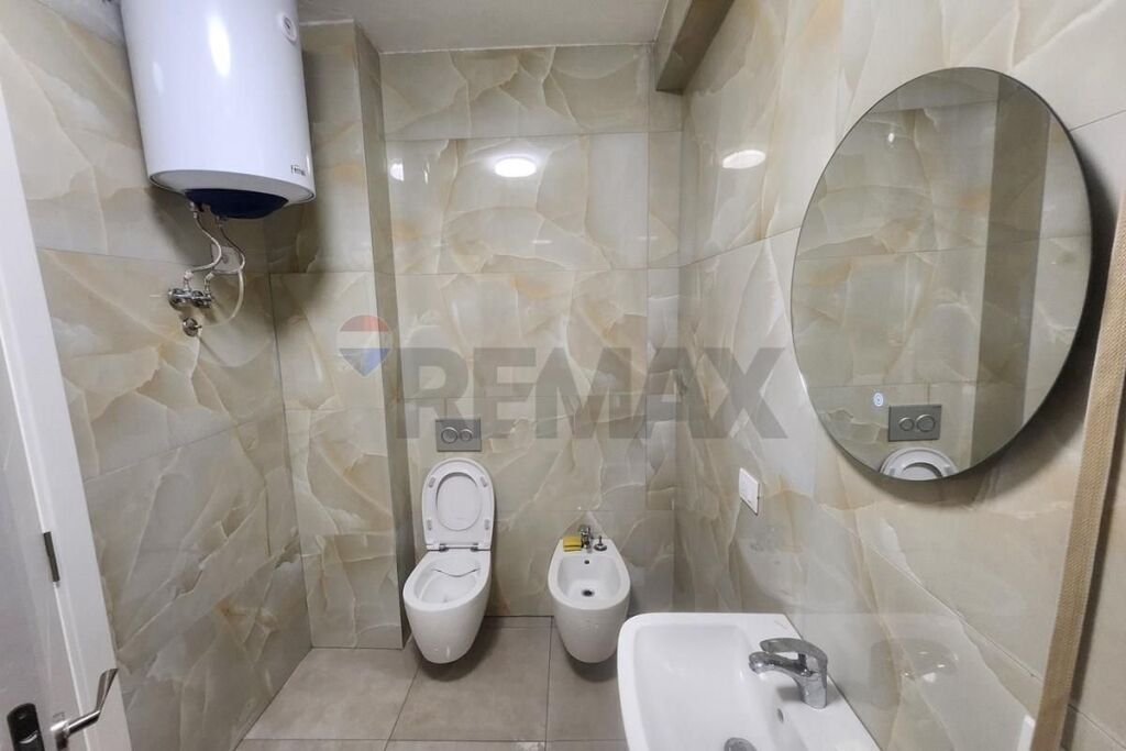 APARTAMENT 2+1 ME QIRA TEK BULEVARDI I RI!