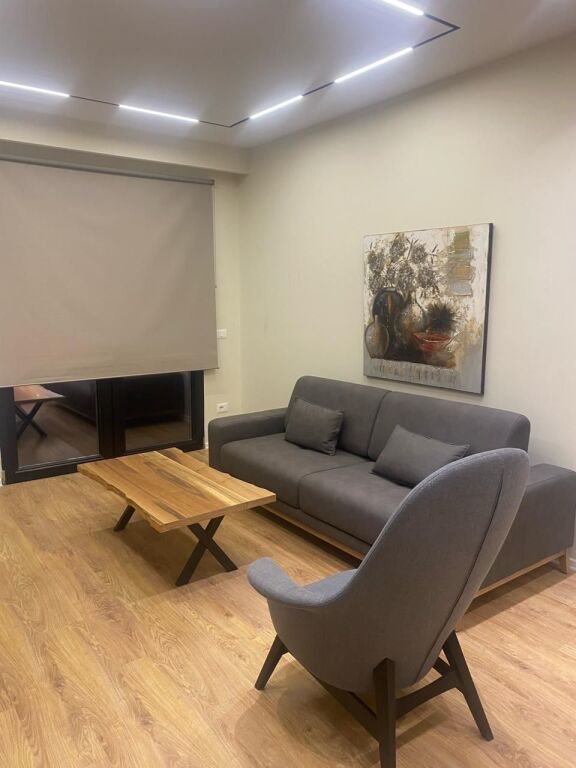 Jepet me qira apartament 2+1+2 me post parkimi te Garden Building