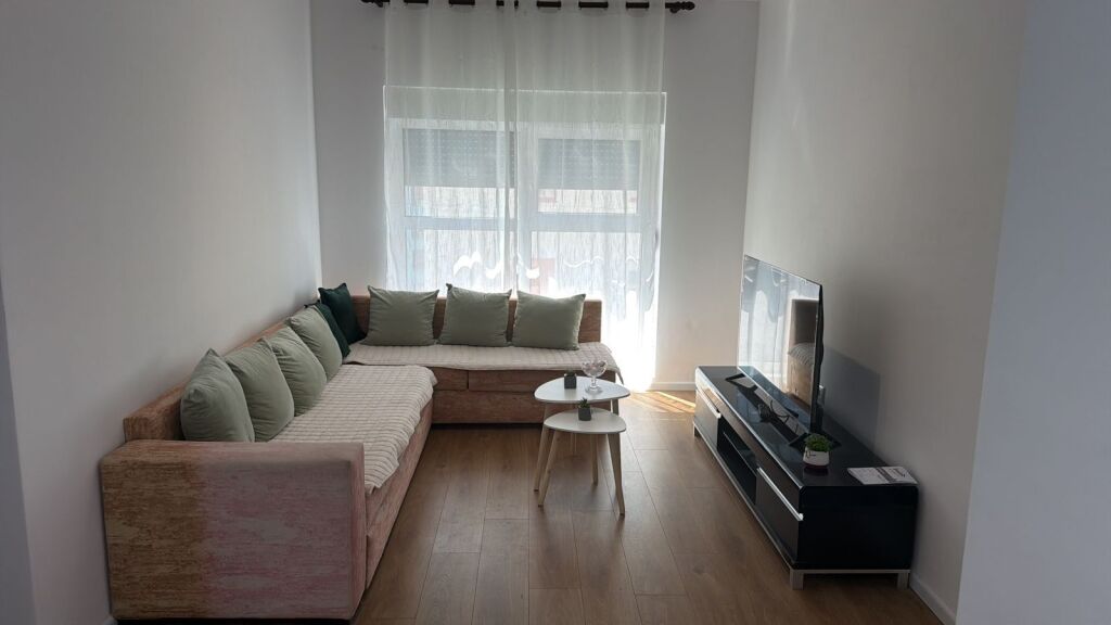 Apartament 2+1, Kadiu Ali Dm!