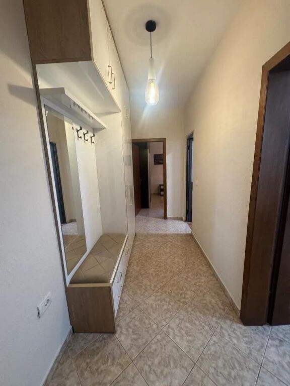 Apartament 1+1, Ish Parku!