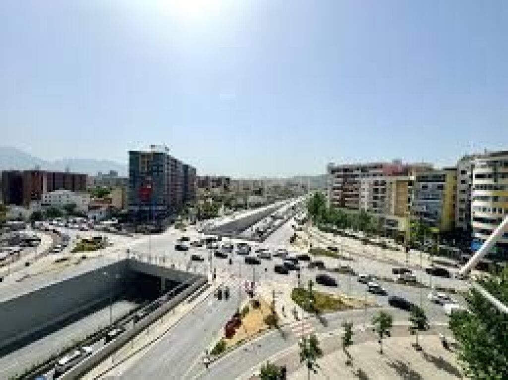 BUSINESS PREMISES FOR SALE IN ASTIR