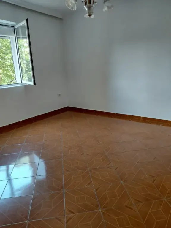 Qera | Apartament 2 + 1 | 21 Dhjetori | 500 €/muaj
