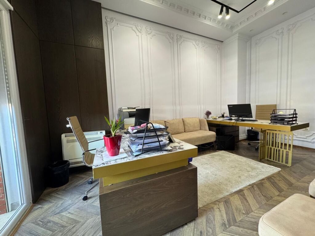 Office for rent, Golden Park!