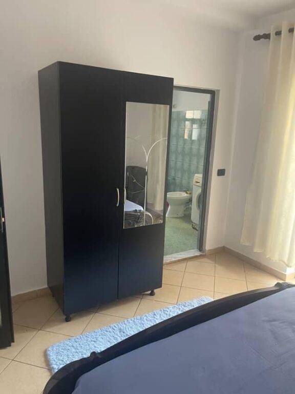 Apartament 1+1. 40000 leke .Fakulteti i mjeksis