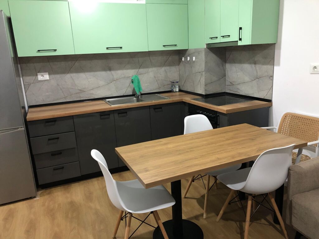 Apartament 1+1, Kaimi Ali Dem!