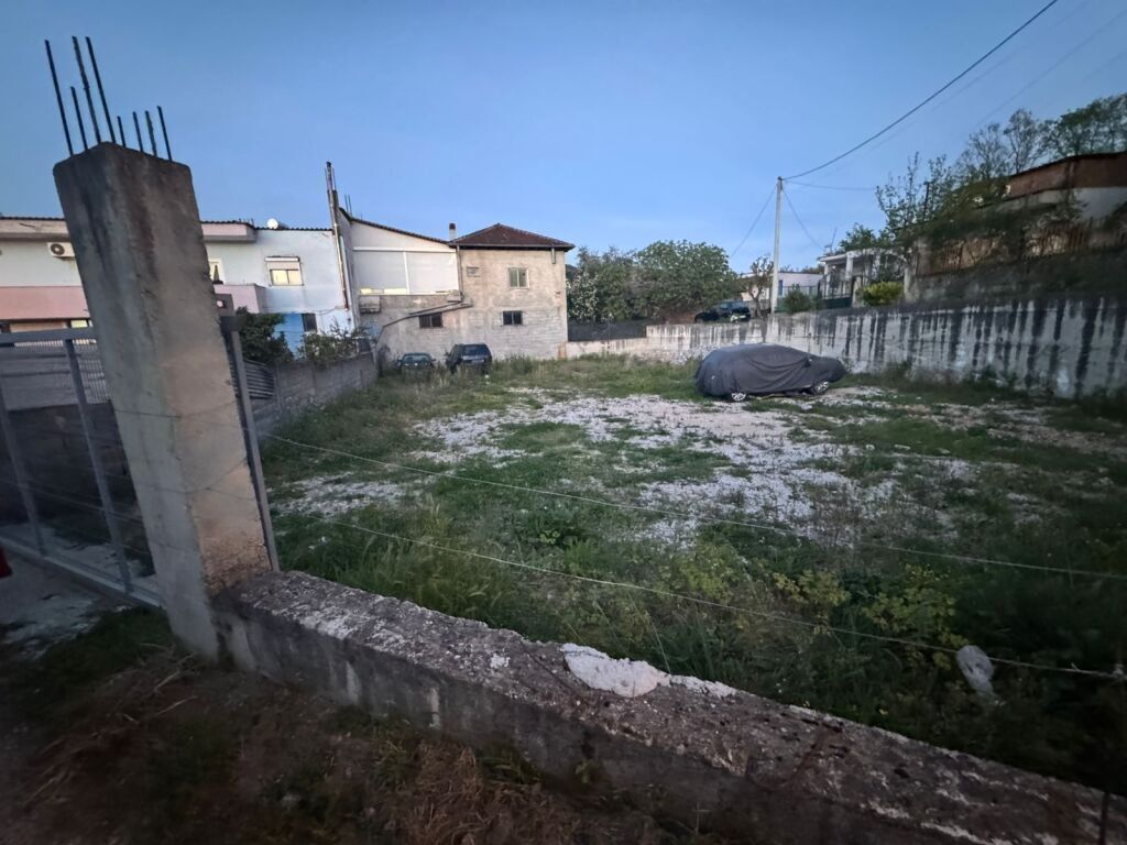 500 square meters of land for sale at FNSH, in Sharre.