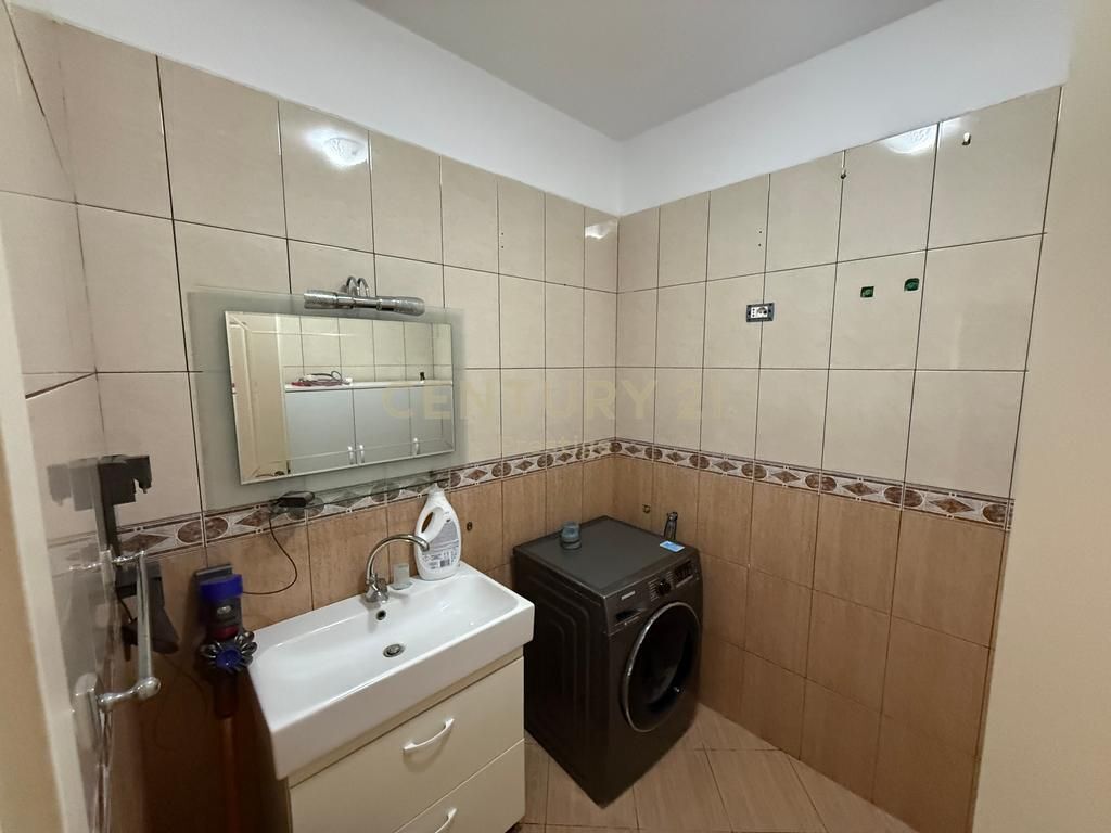 APARTMENT 2+1+2 FOR SALE, "ALI VISHA" STREET, NEAR THE ELECTRIC MARKET, TIRANA!