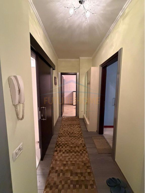 For sale, Apartment 2+1+Storage, Barrikadave Street, Tirana