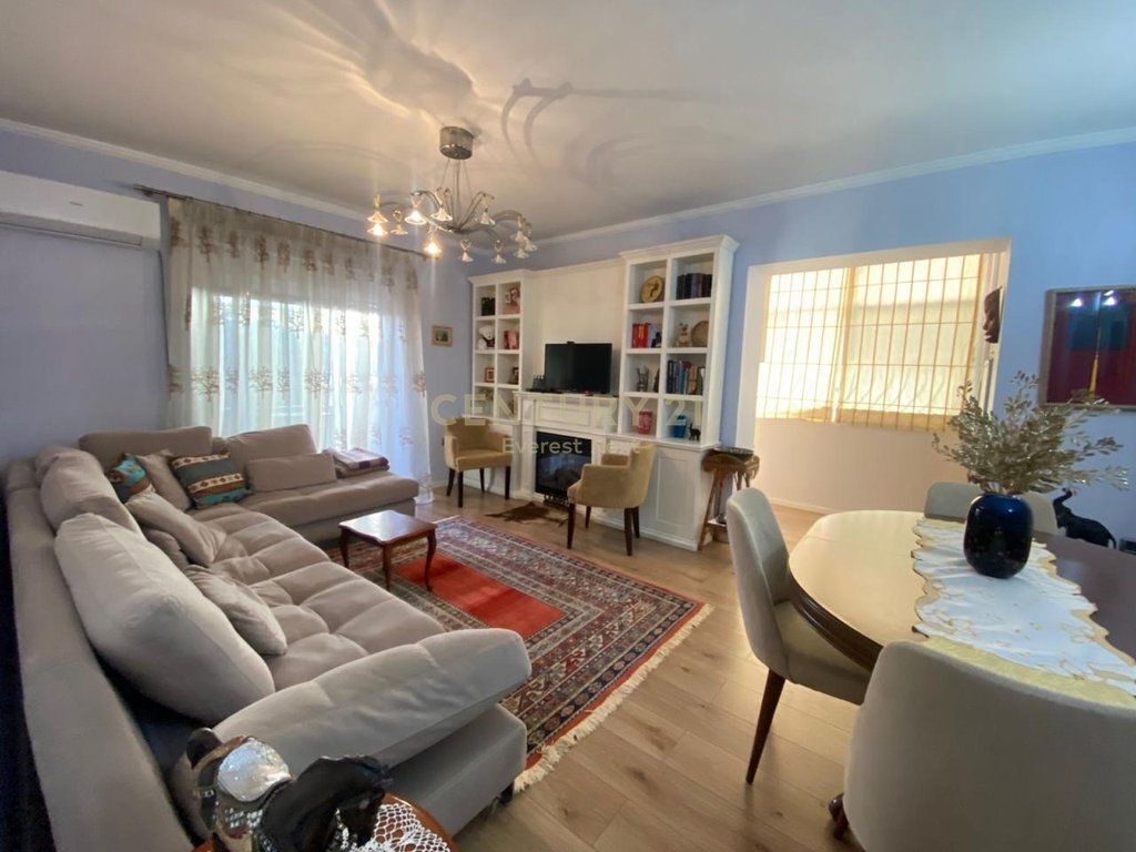 Apartament 2+1 per Qira ne Myslym Shyri