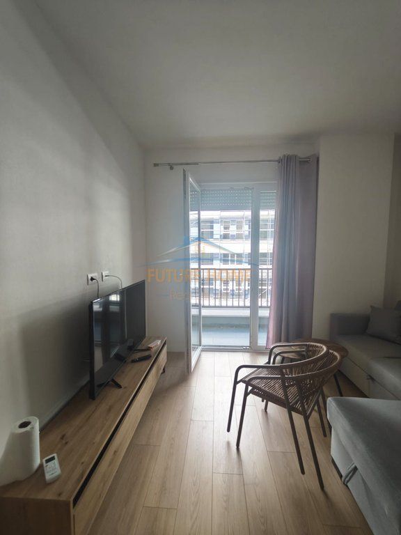 Qera, Apartament 1+1+ post parkimi,Univers City