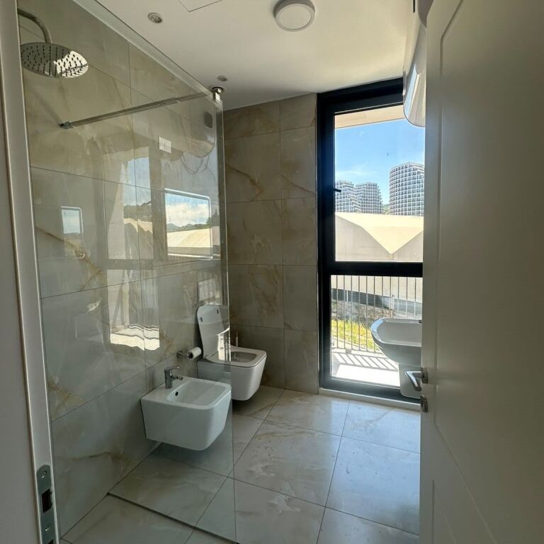 🏢 Ambient Zyre me Qira – Lake View Residence, Liqeni Artificial ✨
