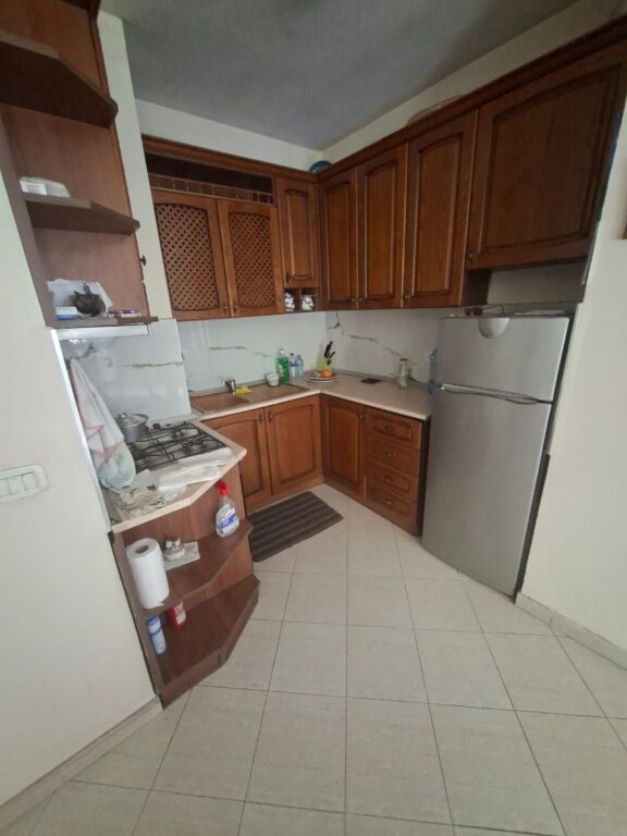 APARTAMENT 2+1 ME QIRA ISH EKSPOZITA 250 EURO