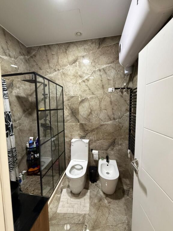 Apartament 2+1 per qera Amerikan 2 Perballe me qsut !