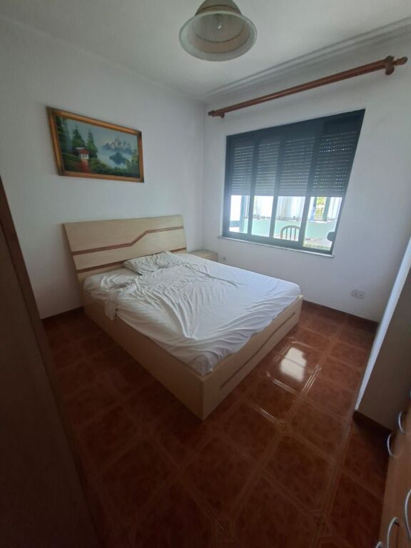 APARTAMENT 2+1 ME QIRA ISH EKSPOZITA 250 EURO