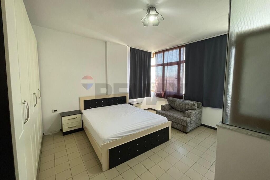 Apartament 1+1 me Qira tek Varri Bamit
