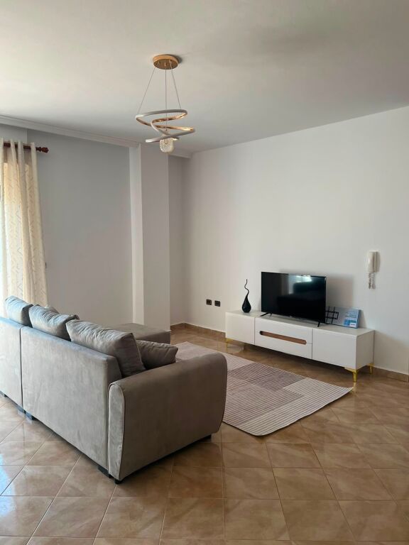 Apartment for rent 1+1 at Komuna Parisit