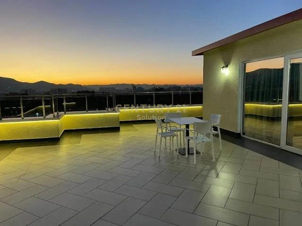 JEPET APARTAMET 2+1 PER QIRA NE BLLOK 1,300 € /Muaj
