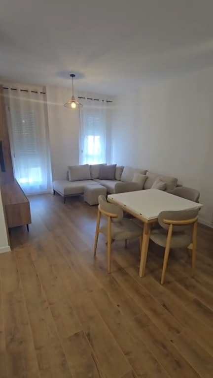 Apartament 1+1 per qera Univers City !