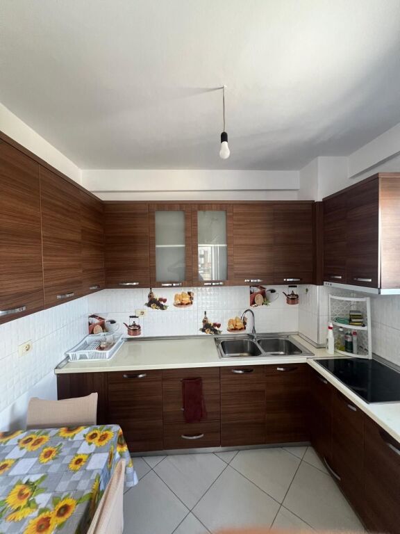 AFFITTASI 1+1 A ASTIR, 400 EURO