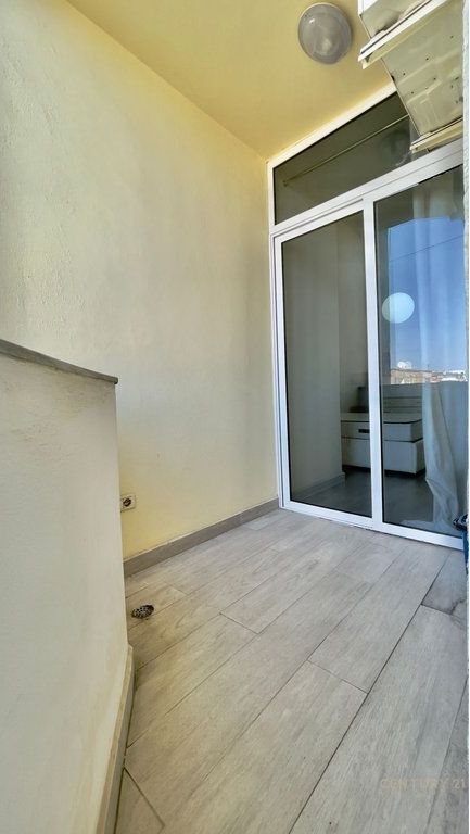 QIRA, APARTAMENT MODERN 1+1, RRUGA KAVAJËS