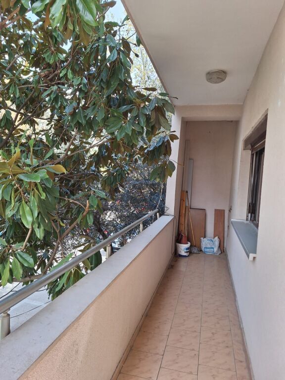 Appartamento 3+1 in vendita a Xhamllik/ Vicino alla via Xhanfize Keko