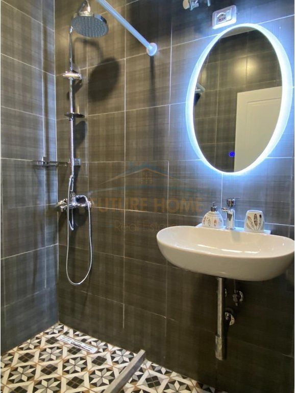 Qera, Apartament 1+1, Komuna e Parisit, Tiranë