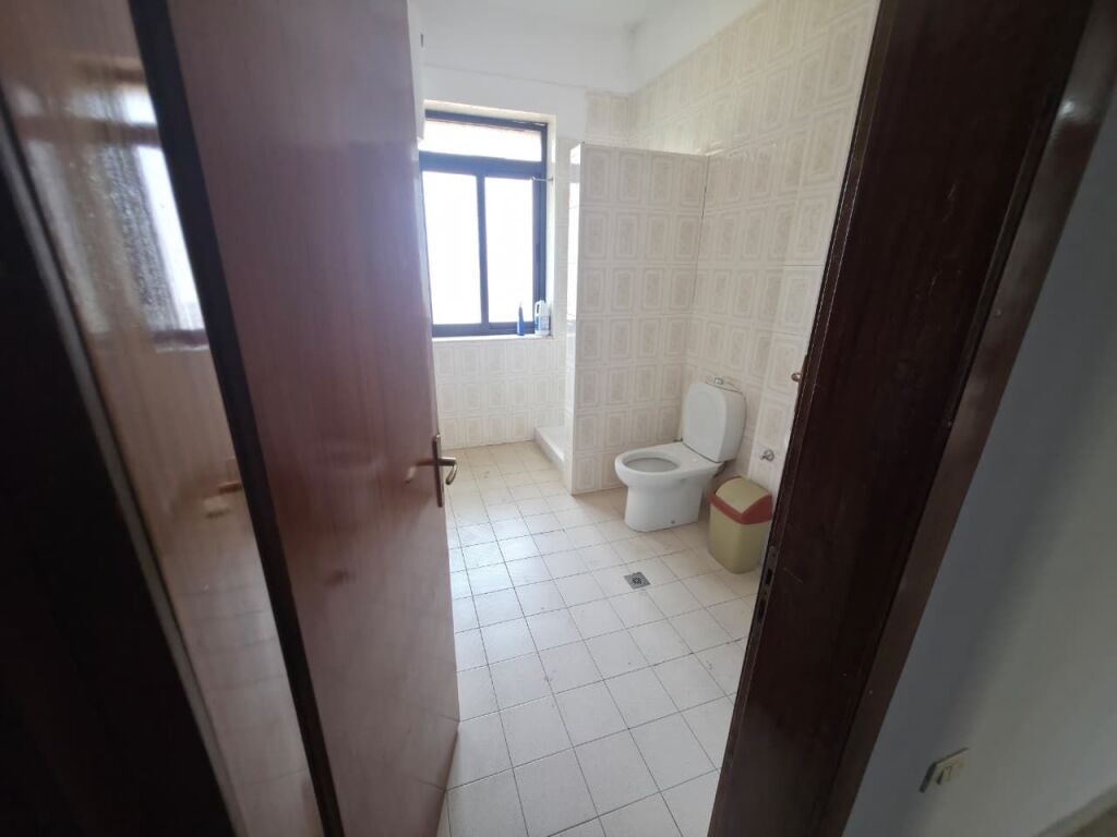🏢 AMBIENT BIZNESI ME QIRA NË QENDËR TË TIRANËS | 120 m² |