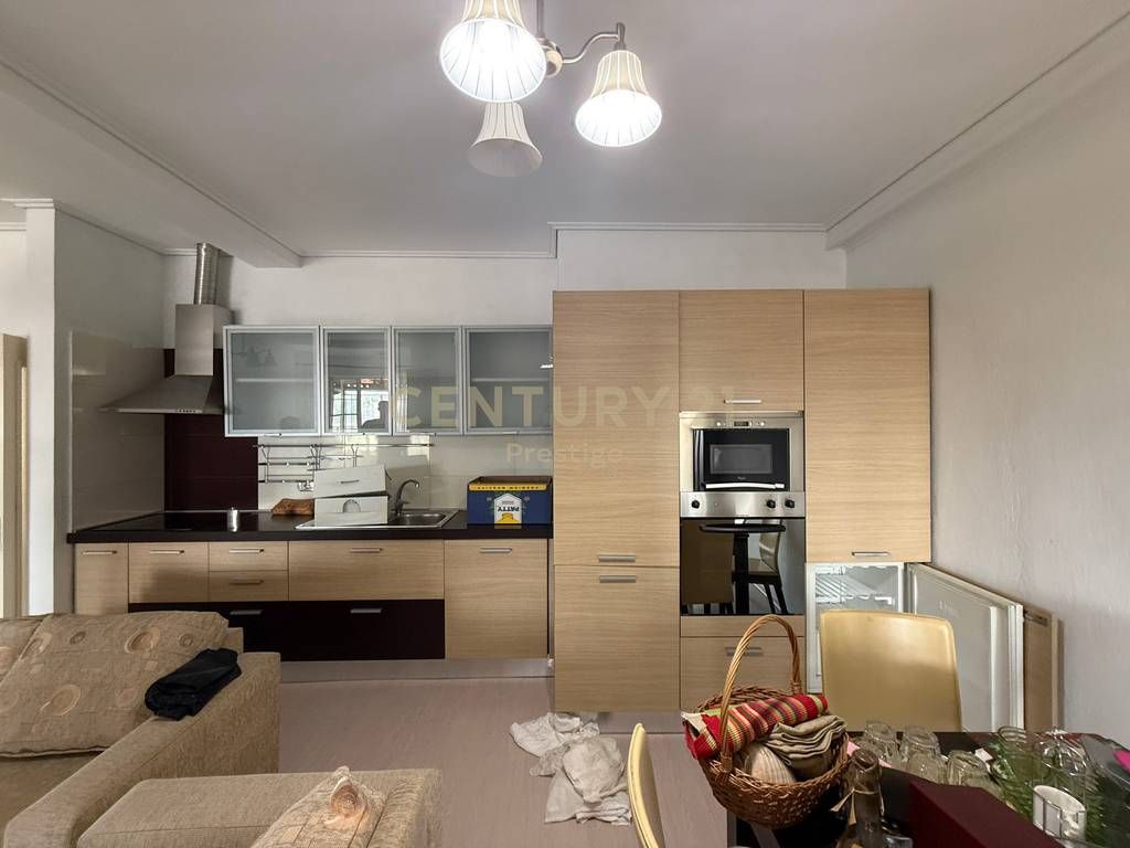 🏡 2+1+2 for sale near the Electric Market!