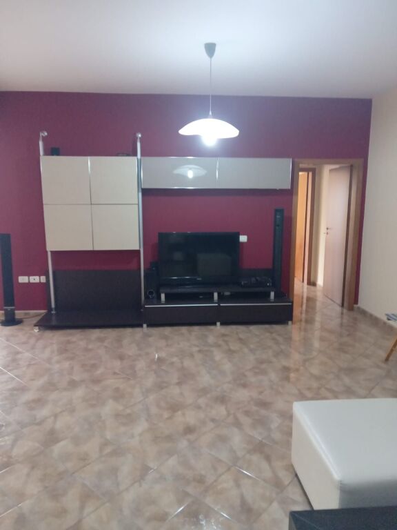 🏡APARTAMENT 2+1 ME QIRA AFATGJATË – RIVIERA, VLORË‼️