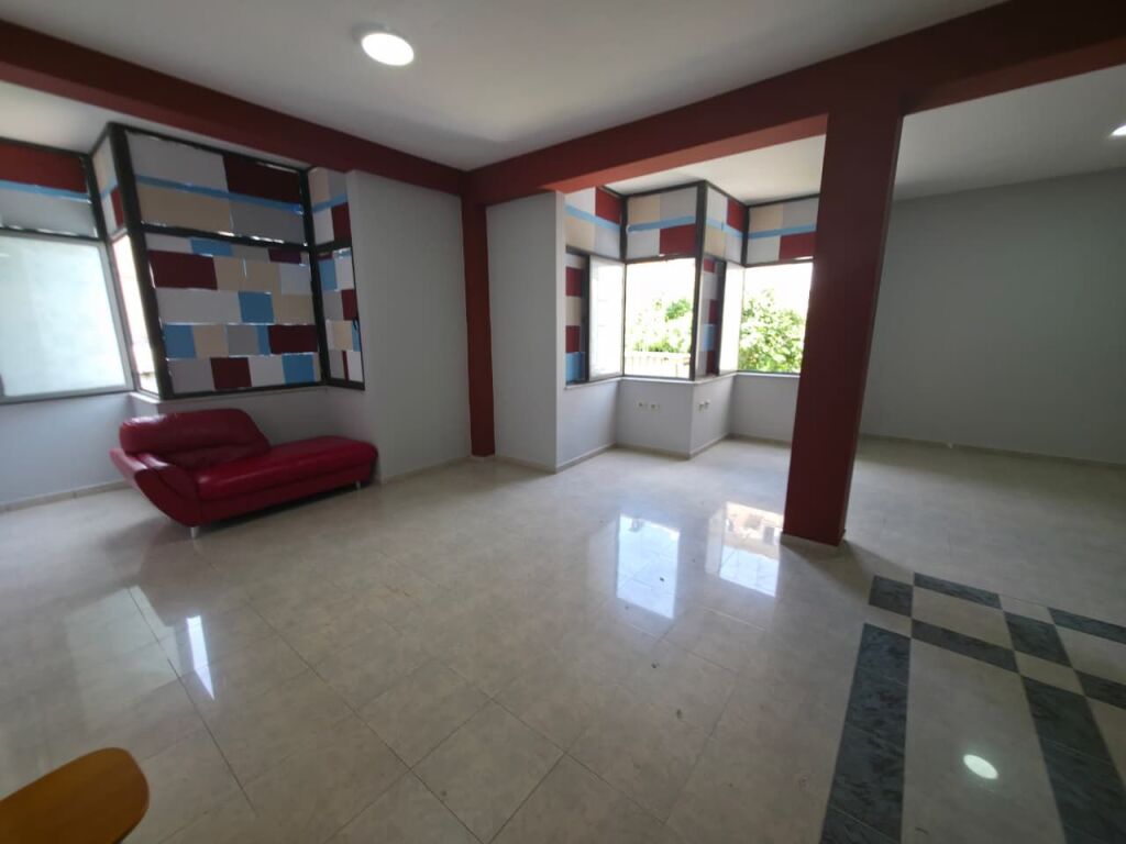 🏢 AMBIENT BIZNESI ME QIRA NË QENDËR TË TIRANËS | 120 m² |