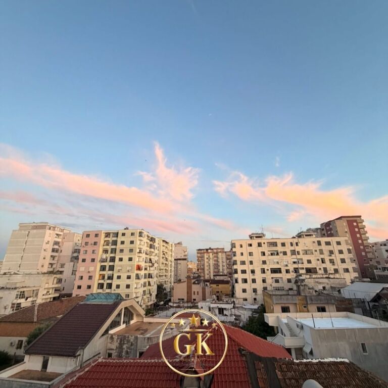 APARTAMENT ME QERA  • 2+1+Ballkon  📍Lagja 5,Prane Vodafone