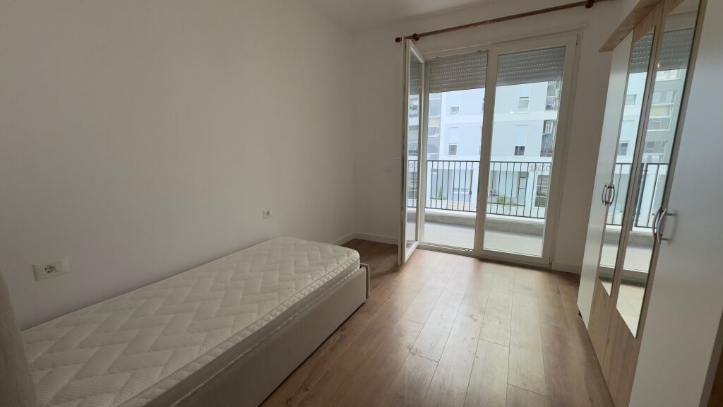 2+1+2 for rent with parking space  University