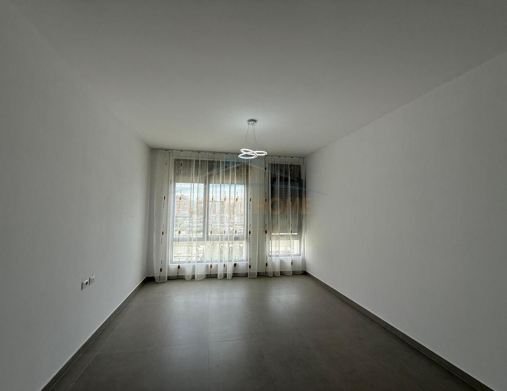 JAP ME QERA Apartament 1+1, Ish-Dogana, Tiranë. DB70497