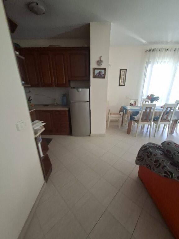 APARTAMENT 2+1 ME QIRA ISH EKSPOZITA 250 EURO