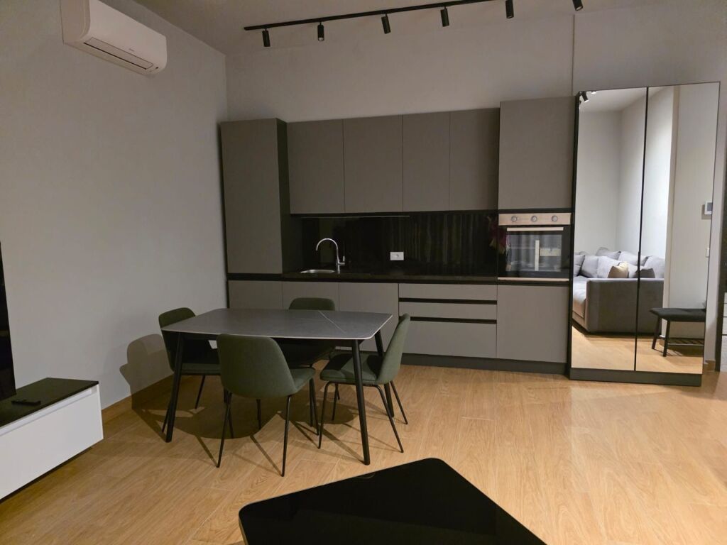 Apartament 1+1+parkim me qira ne Kompleksin Delijorgji