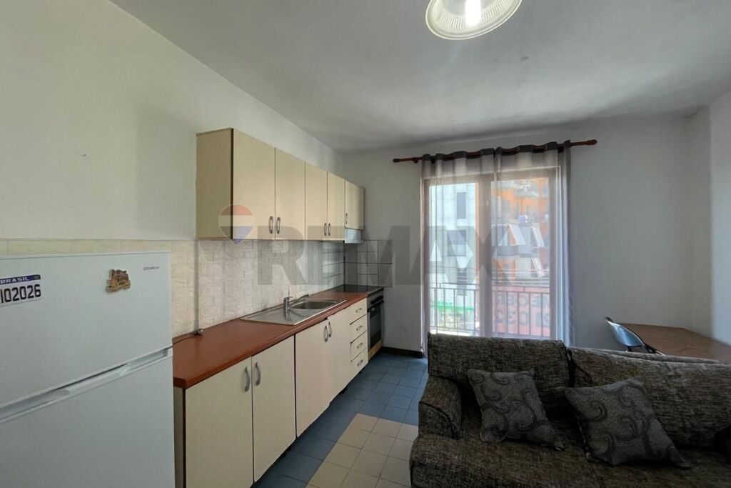 Apartament 1+1 me Qira tek Varri Bamit