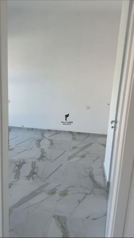 OFFICE FOR RENT 64M2 LAPRAKE 40,000 LEKE FH-79579