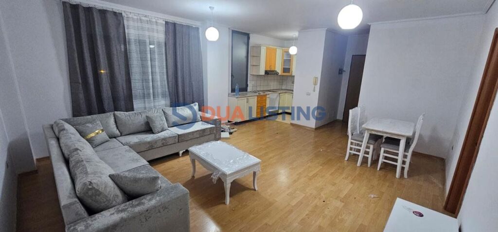 Japim me qira apartament 2+1+2 ne Yzberisht, Rruga 3 Deshmoret