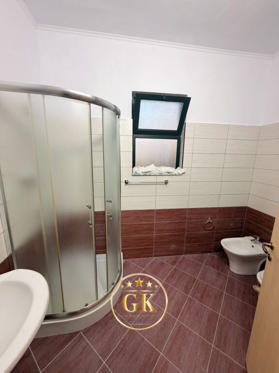 🏡 APARTAMENT 2+1 ME QERA 📍 KRYQEZIMI STADIUMIT DURRES