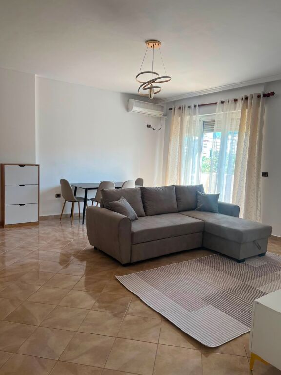 Apartment for rent 1+1 at Komuna Parisit