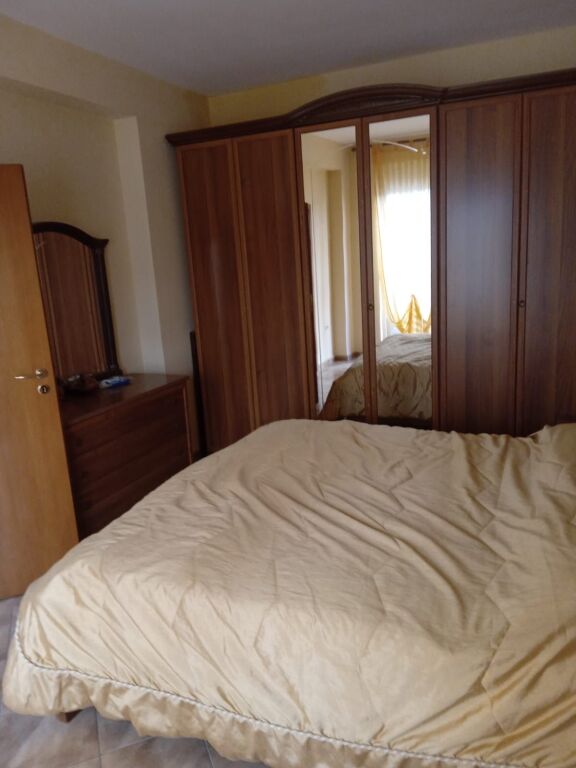 🏡APARTAMENT 2+1 ME QIRA AFATGJATË – RIVIERA, VLORË‼️