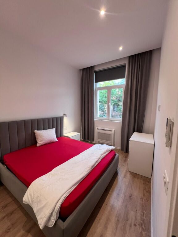 RRUGA E DURRSIT, APARTAMENT 2+1 PER QIRA