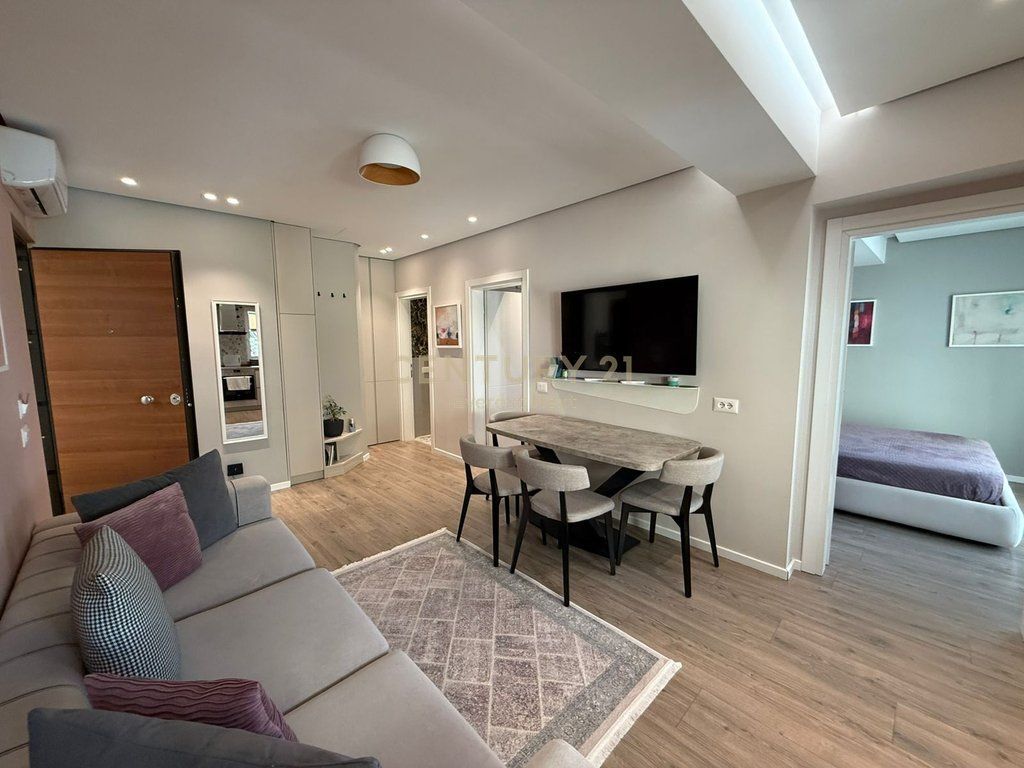 Jepet me Qira Apartament 2+1 ne Bllok !!!!!!!
