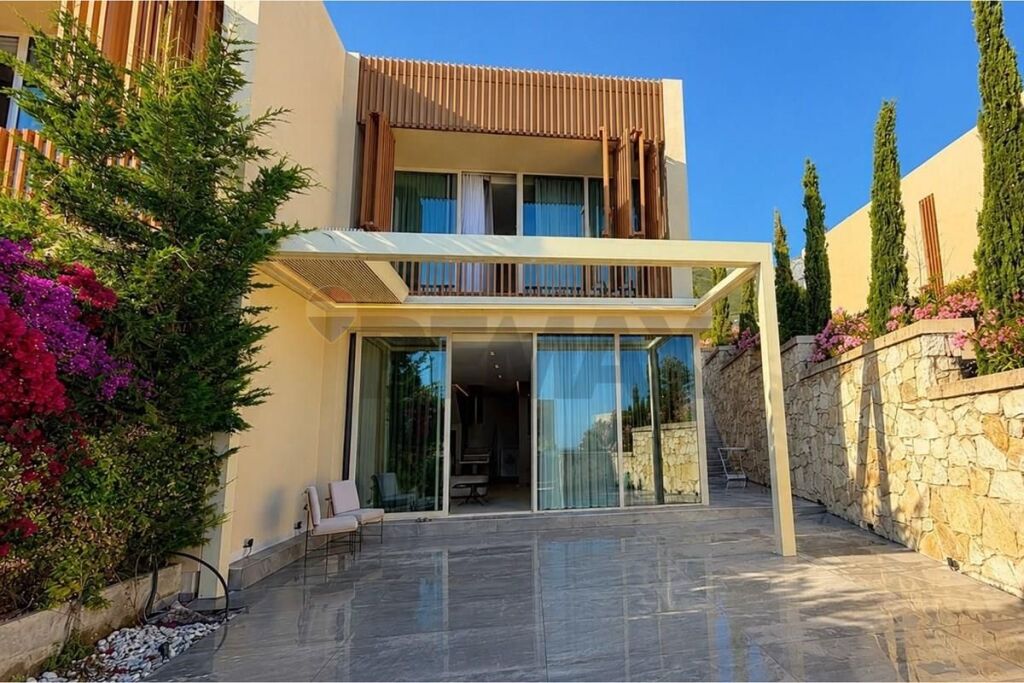 Villa su 2 piani in vendita, Green Coast 1