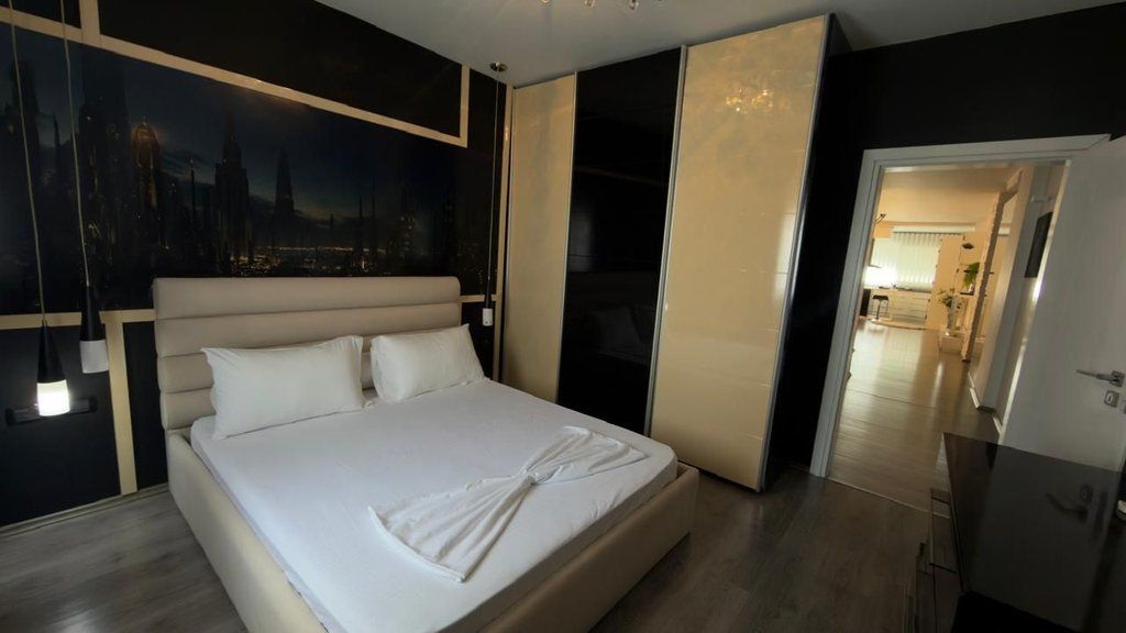 Apartament 2+1 Me Qira në Komunën e Parisit, Tiranë - 950€