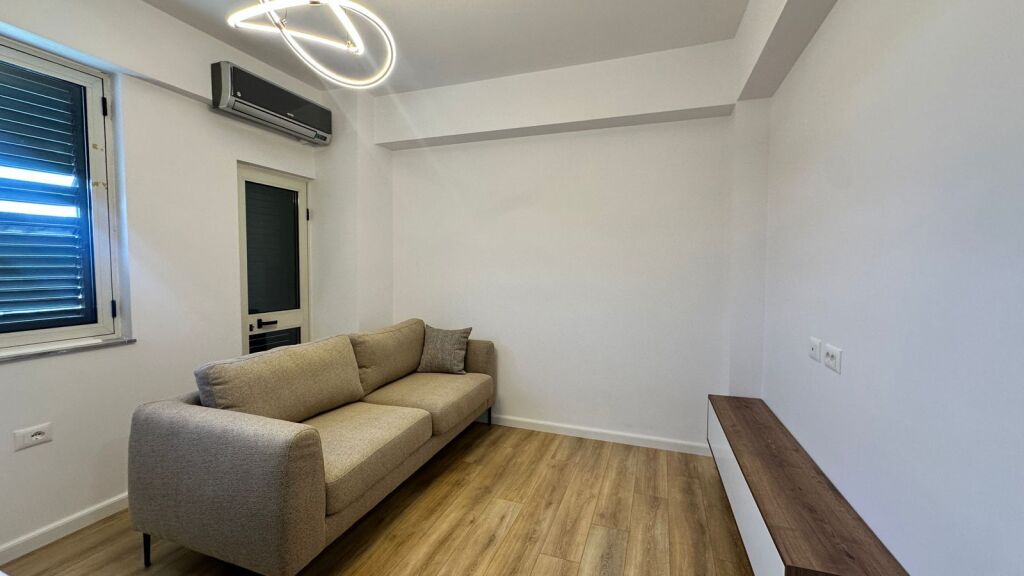 Apartament 1+1 per qira , 21-Dhjetori